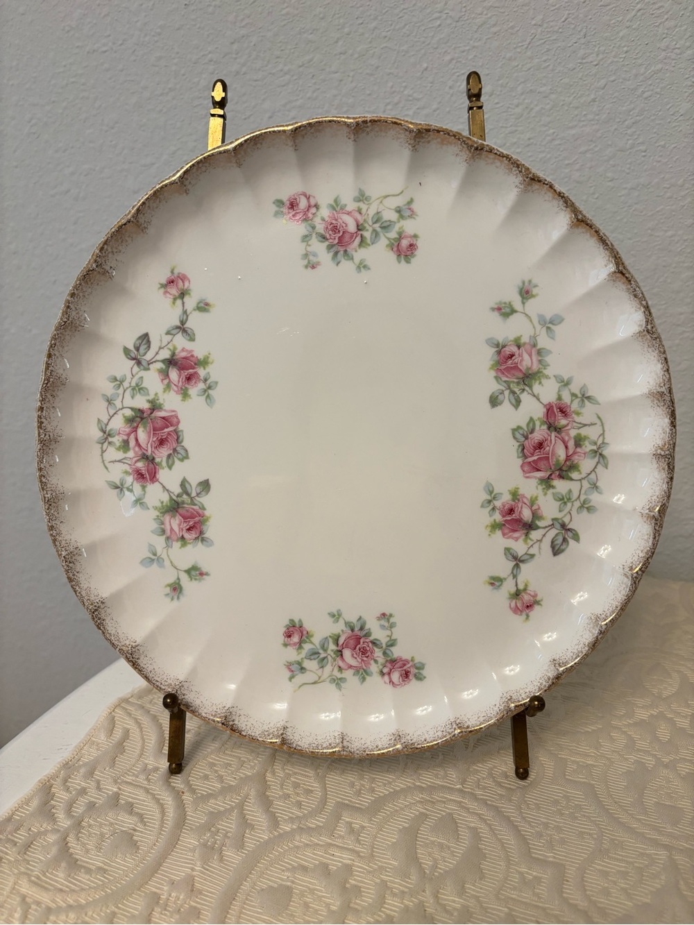 Antique 1940s W.S. George Rose Floral Serving Round Plate elegant ruffled Bolero